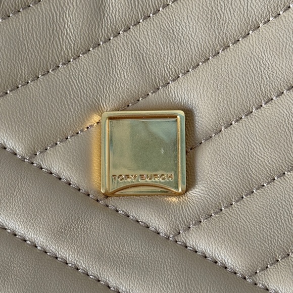 Tory Burch Kira Chevron Convertible Shoulder Bag | Dust Bag Include| Desert Dune - Picture 8 of 16